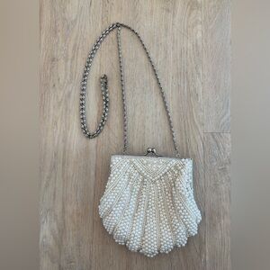 Valerie Stevens Beaded Pearl Shell Purse Chain Clamshell Snap Lock Vintage